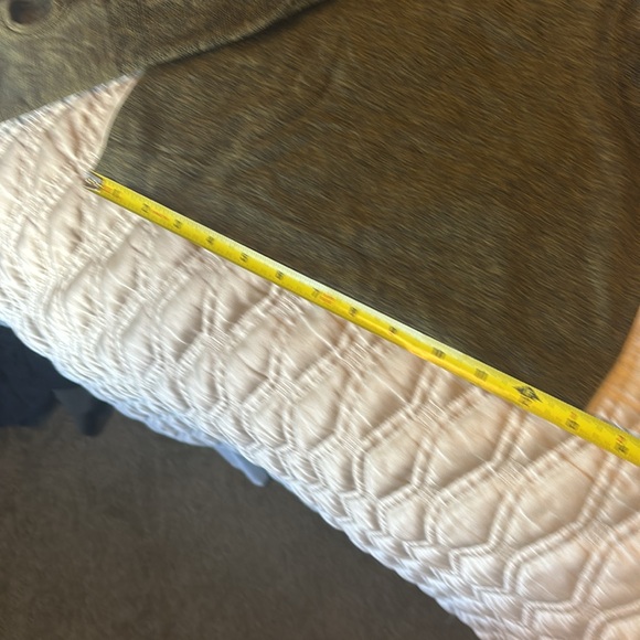 Lululemon - army green top - Picture 5 of 7